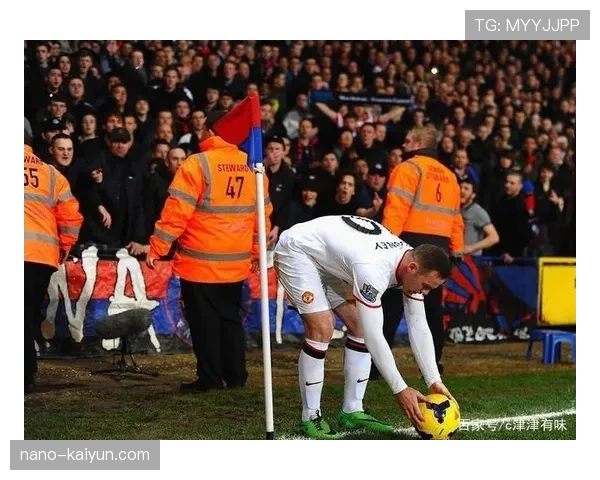专访里尔战术设计师,揭秘其复杂定位球跑位套路的创作过程 专访里尔战术设计师,揭秘其复杂定位球跑位套路的创作过程